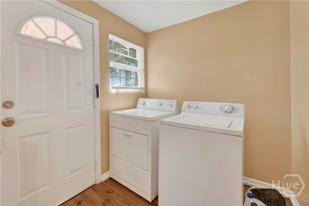 901 W 52nd Street Property Photo 16