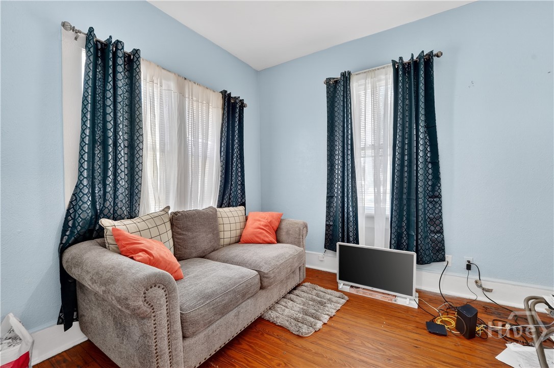 901 W 52nd Street Property Photo 19