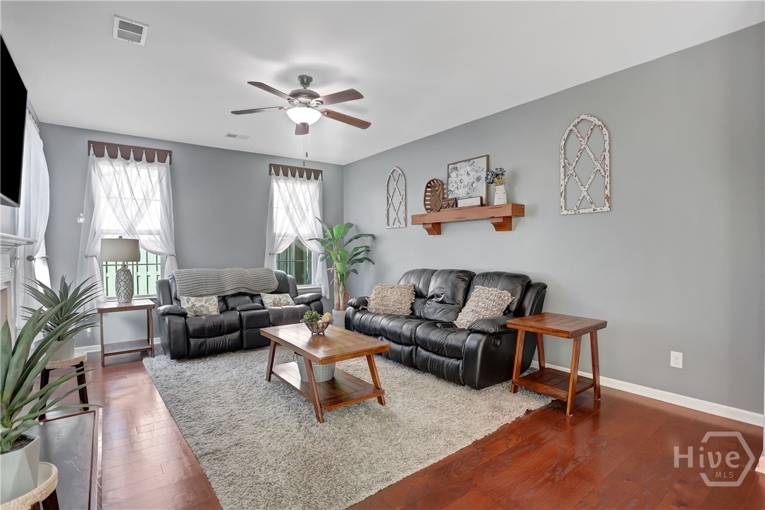 821 Garden Hills Loop Property Photo 17