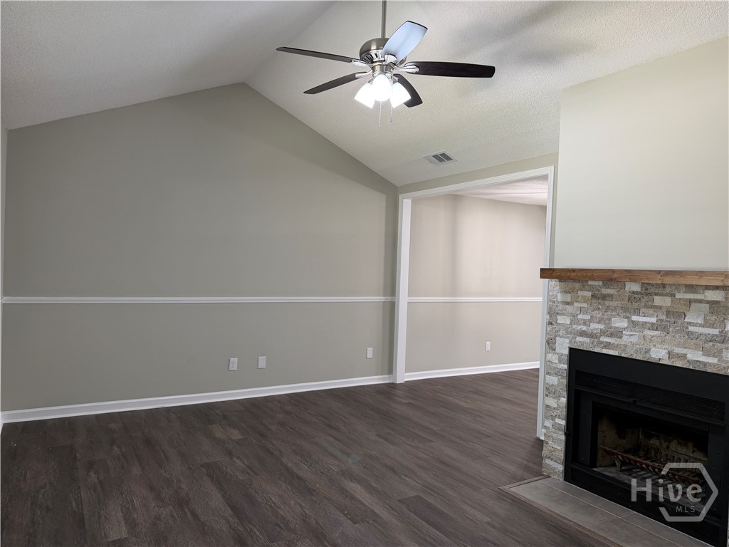 215 Pinecrest Place Property Photo 9