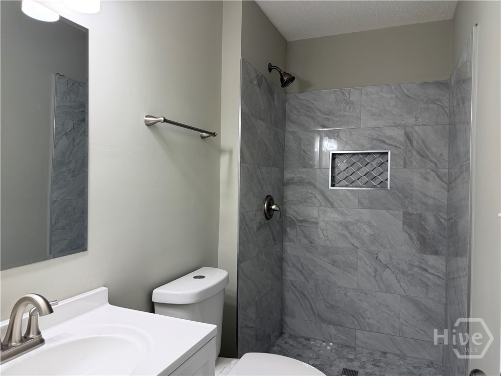 215 Pinecrest Place Property Photo 12