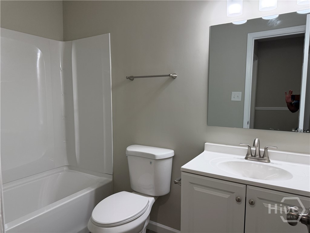 215 Pinecrest Place Property Photo 13
