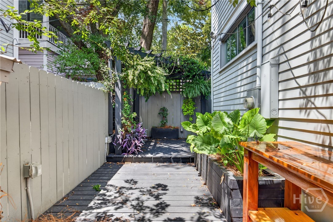 2315 Barnard Street Property Photo 8