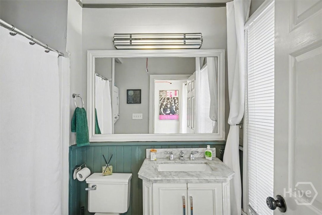 341 E Broad Street Property Photo 9