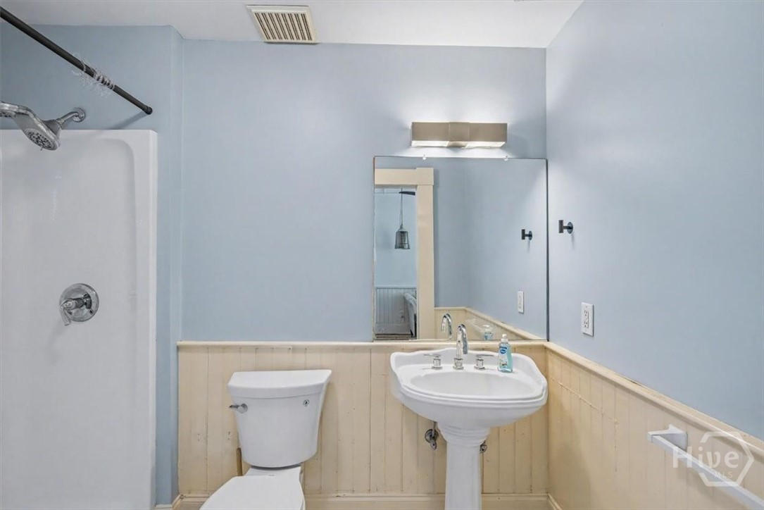 341 E Broad Street Property Photo 26