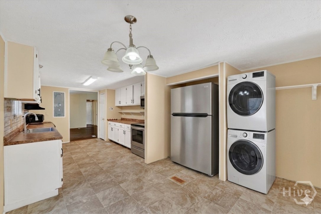 300 Deer Trail Lane Property Photo 4