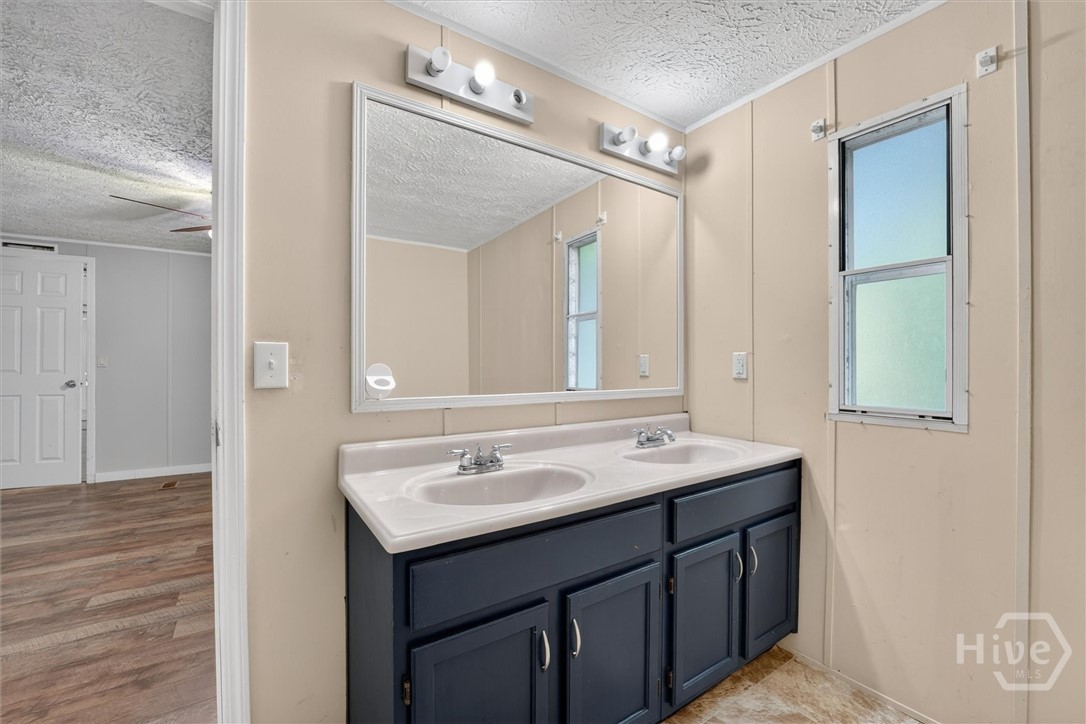 300 Deer Trail Lane Property Photo 17