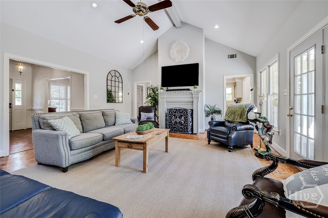 2 Thibault Lane Property Photo 10