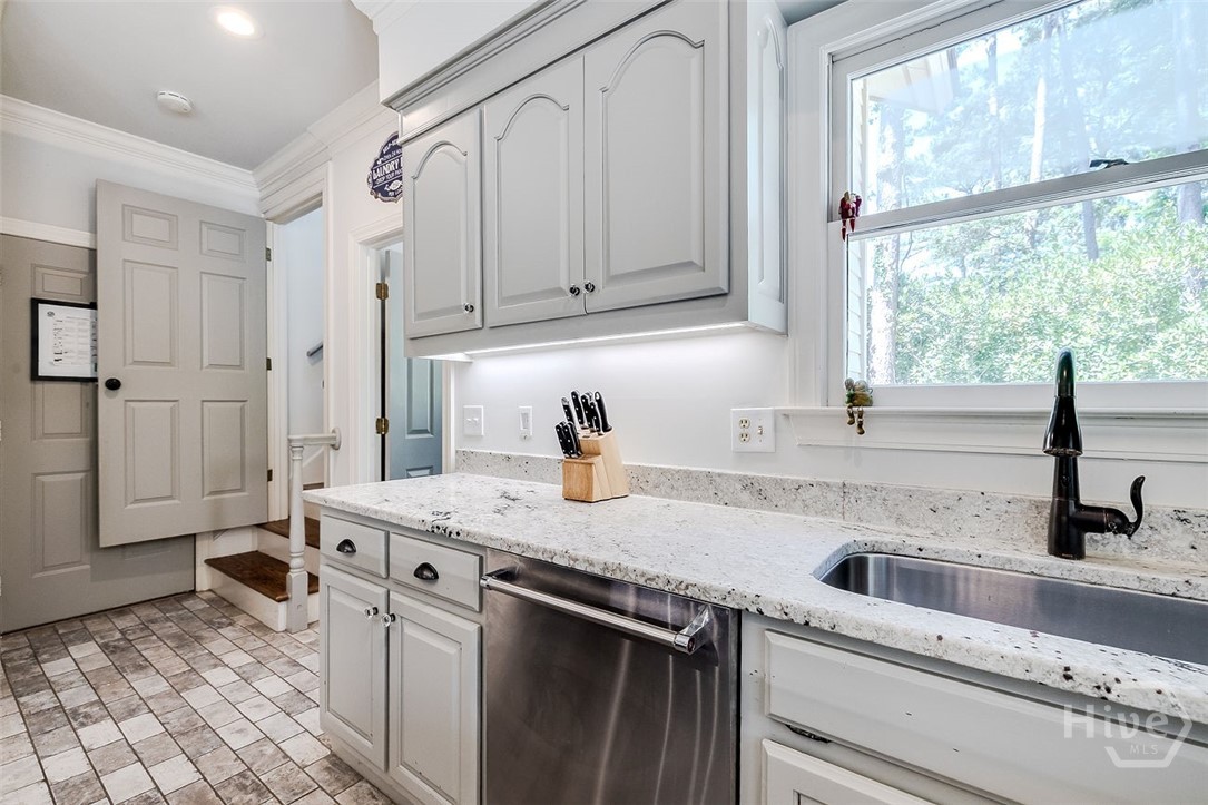 2 Thibault Lane Property Photo 23