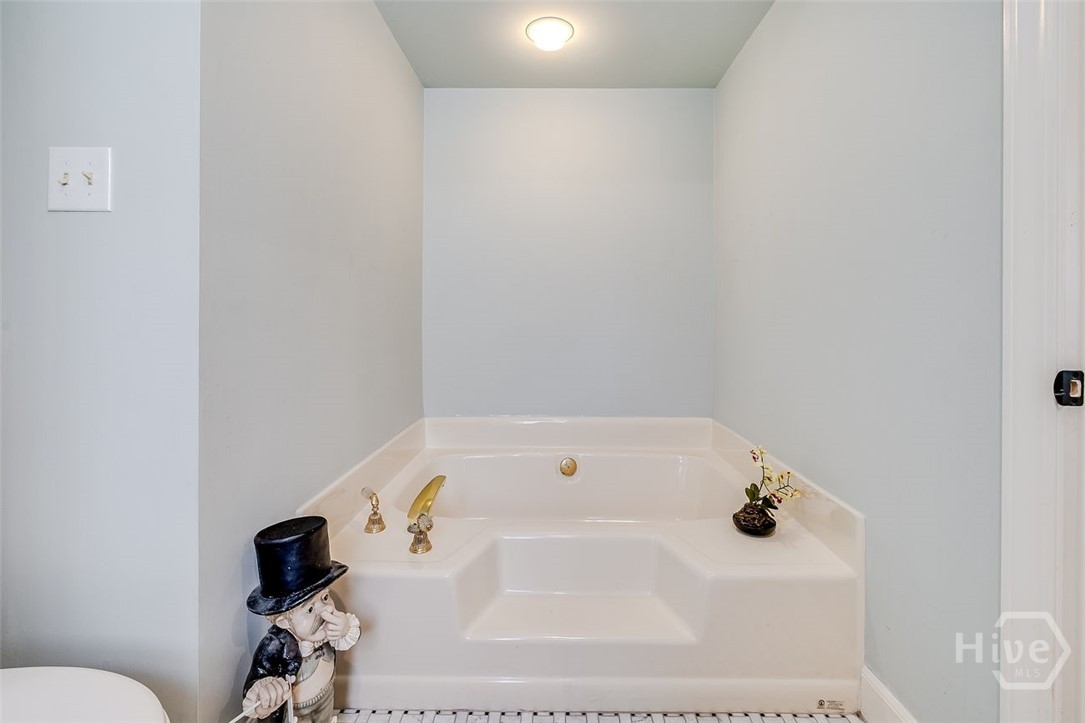 2 Thibault Lane Property Photo 33