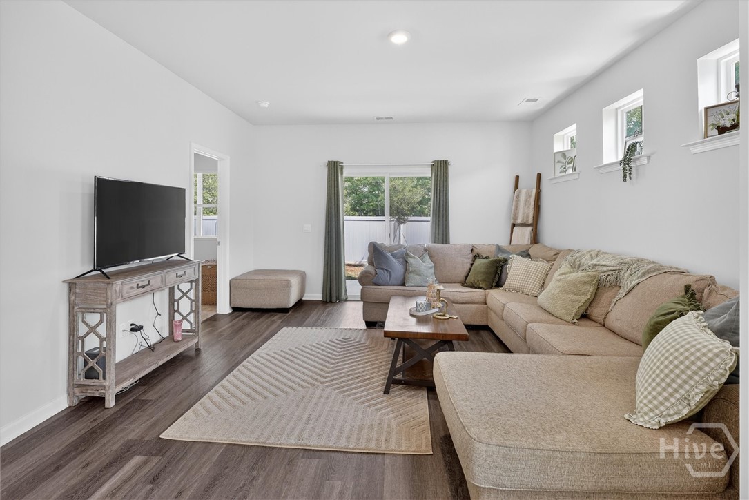 208 Holloway Hill Property Photo 6