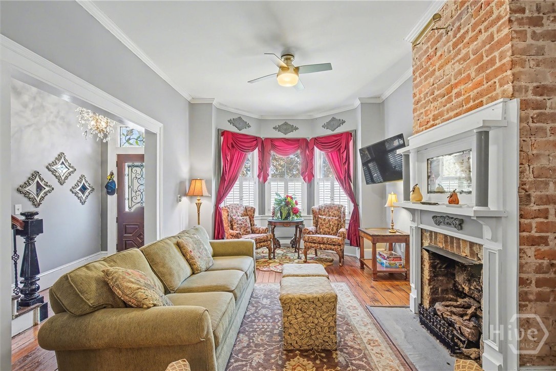523 E Gaston Street Property Photo 4