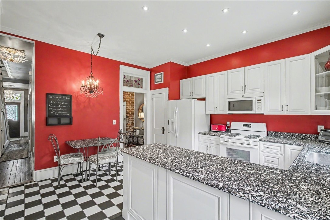 523 E Gaston Street Property Photo 14