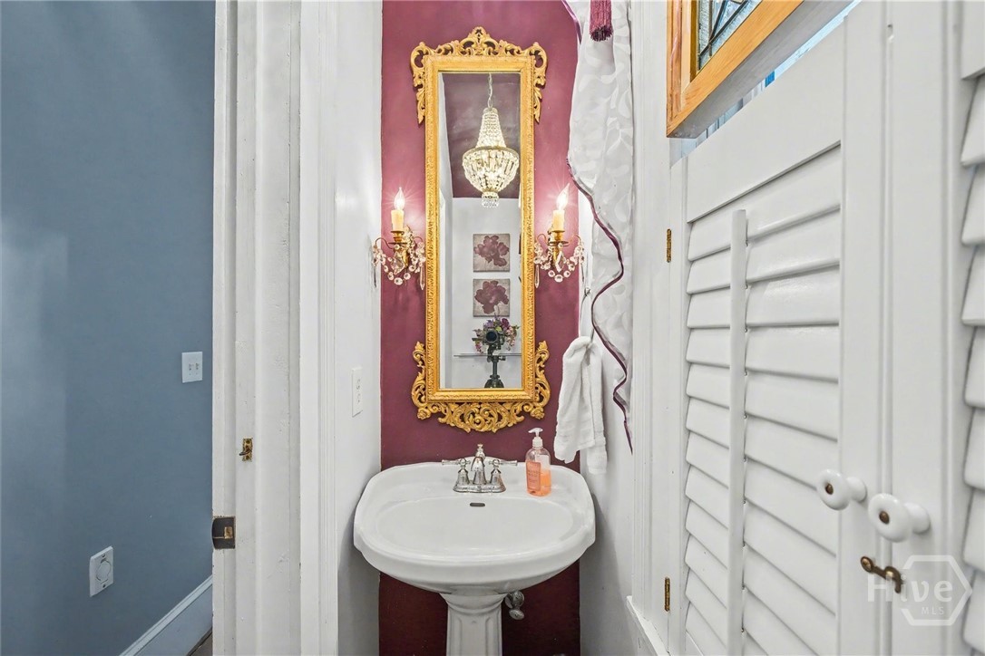 523 E Gaston Street Property Photo 15
