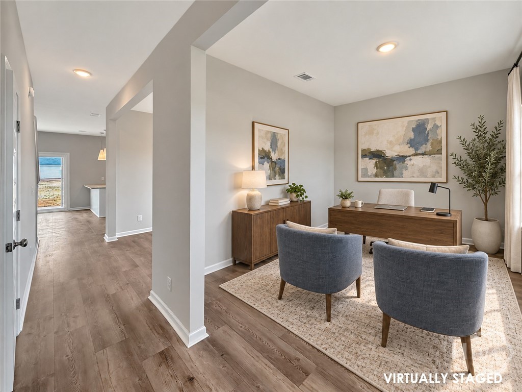 131 Laural Wood Road Se Property Photo 3