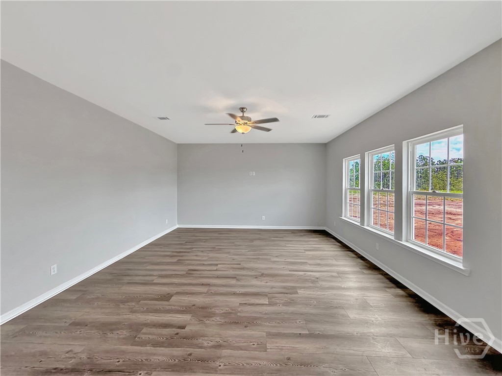 131 Laural Wood Road Se Property Photo 9