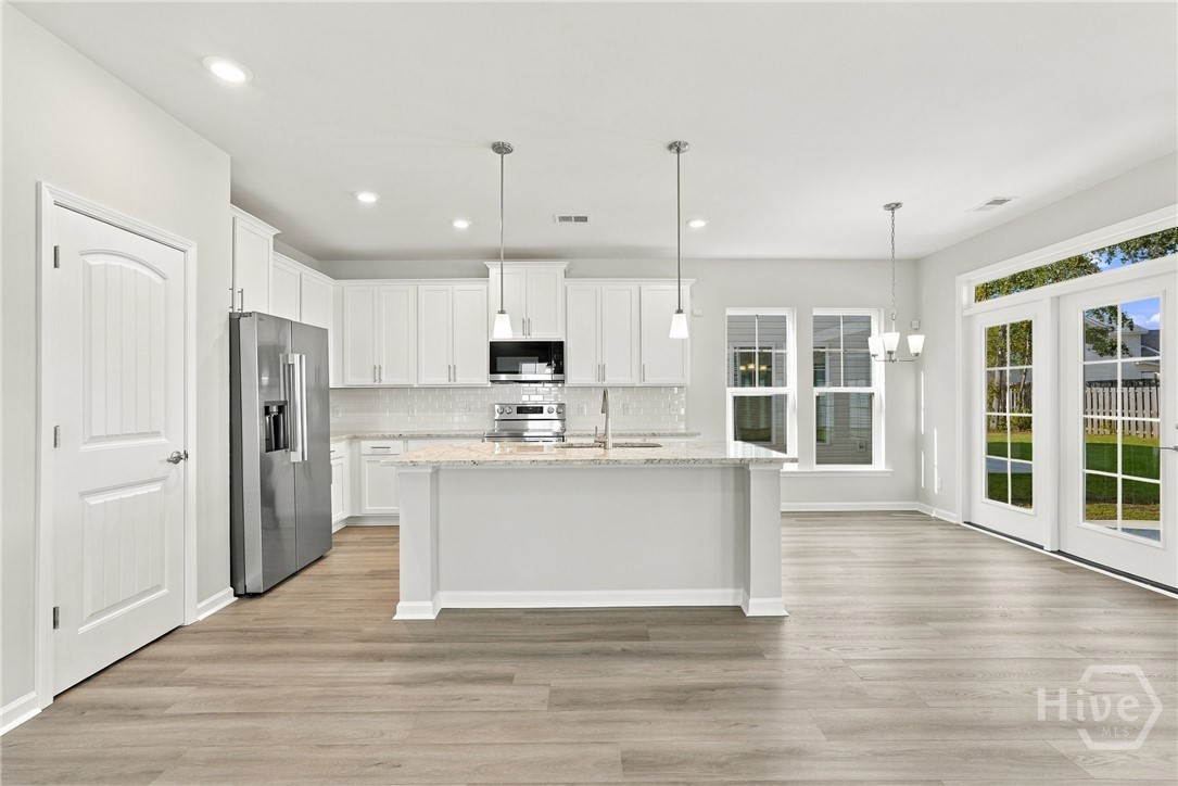 86 Endicott Drive Property Photo 12