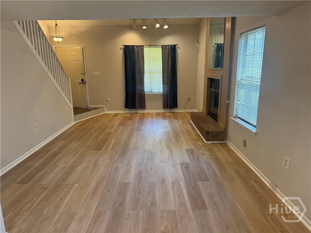 145 Holland Park Circle Property Photo 2