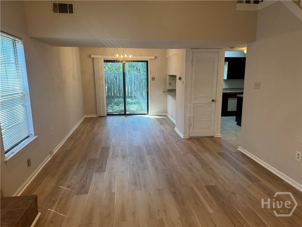 145 Holland Park Circle Property Photo 3