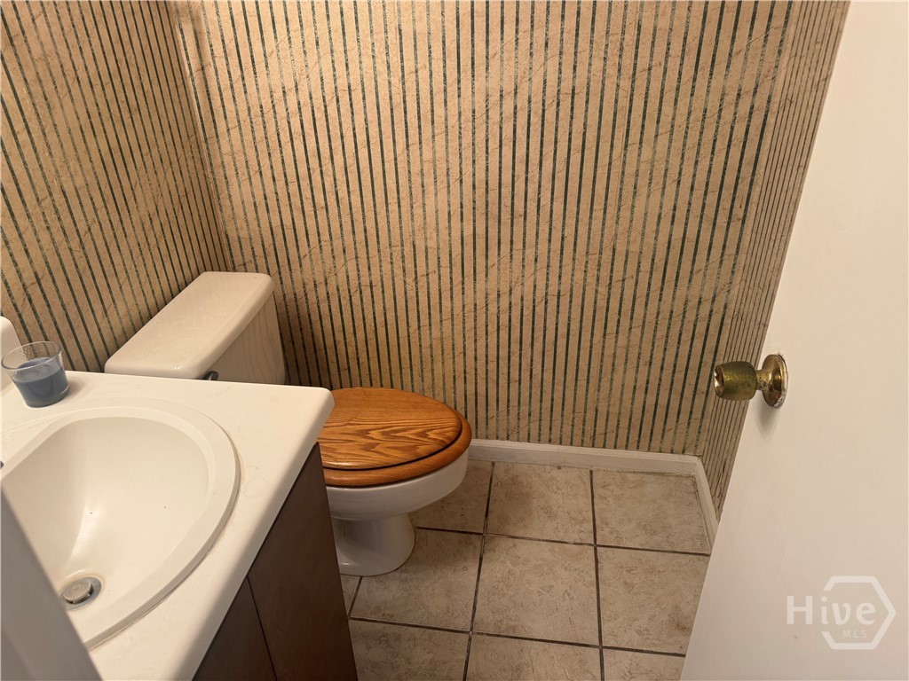 145 Holland Park Circle Property Photo 6