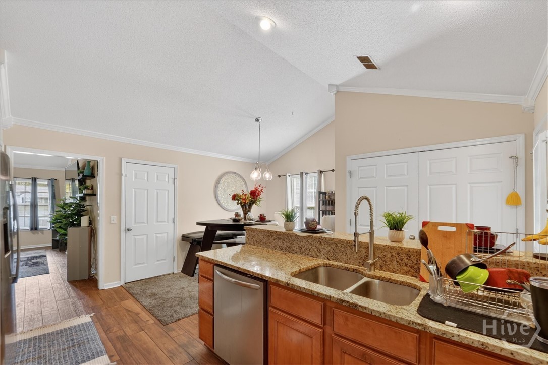 137 Blackwater Way Property Photo 13