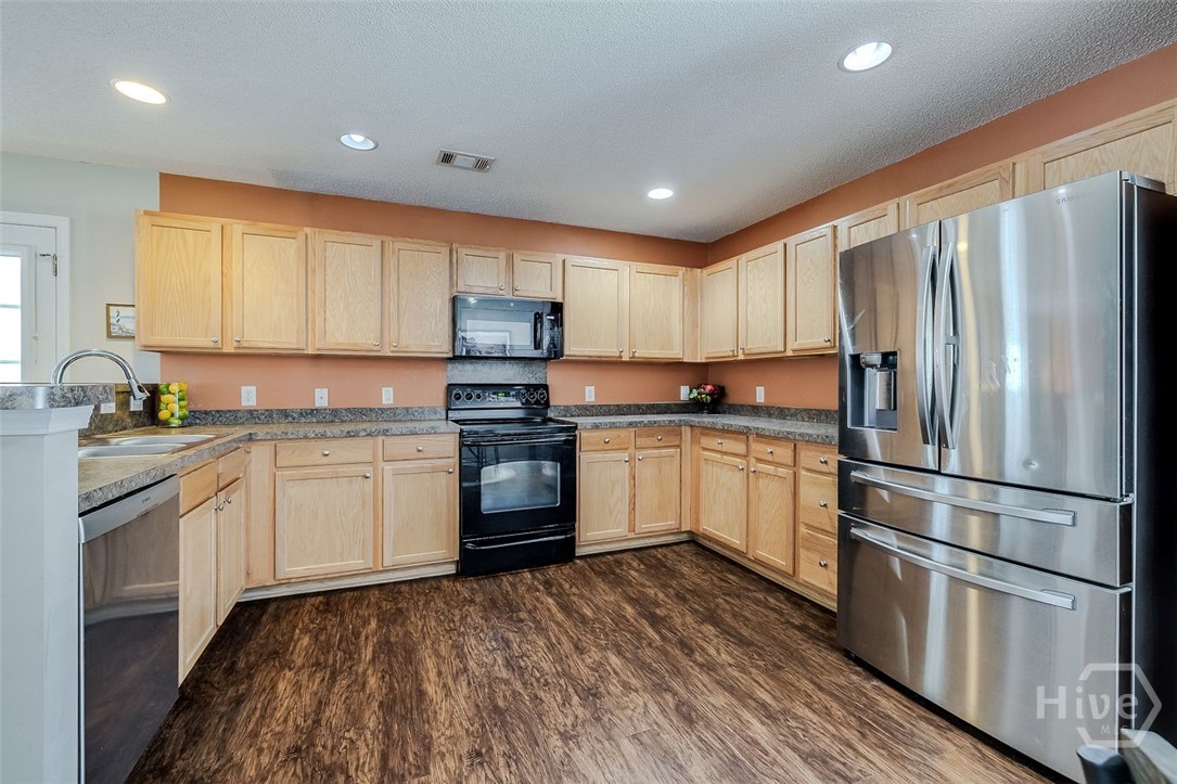 323 Winchester Drive Property Photo 11