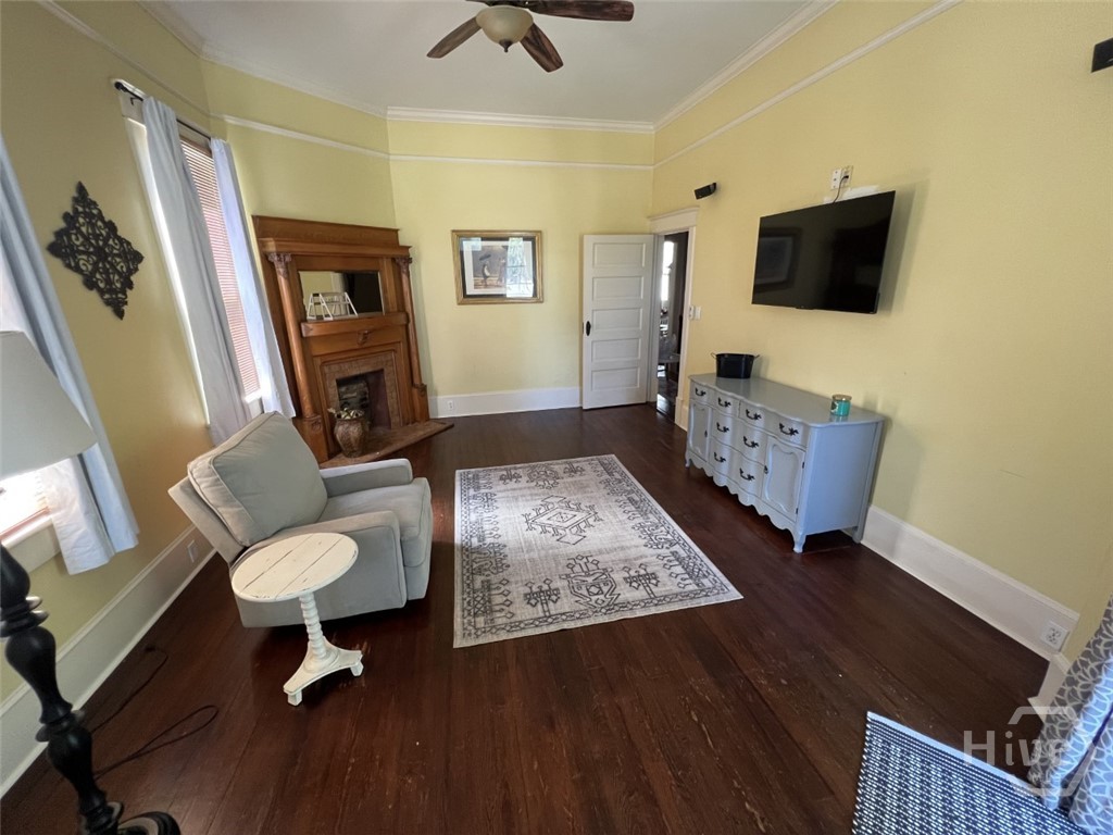 107 W 37th Street Property Photo 12