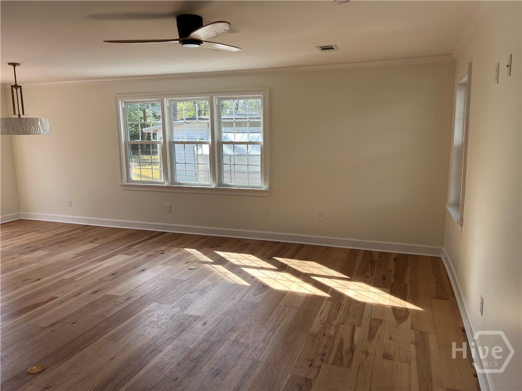 233 E Derenne Avenue Property Photo 5