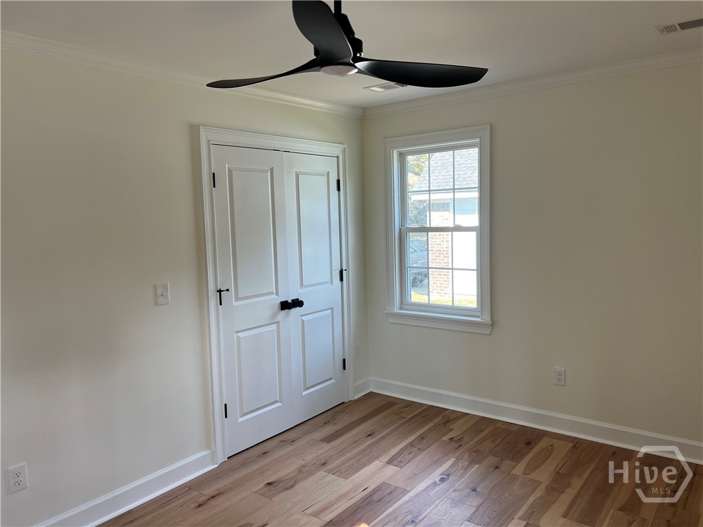 233 E Derenne Avenue Property Photo 10