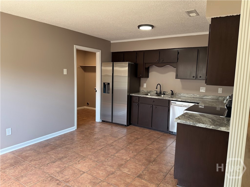662 Windhaven Drive Property Photo 3