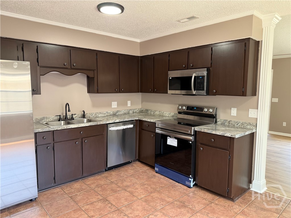 662 Windhaven Drive Property Photo 4
