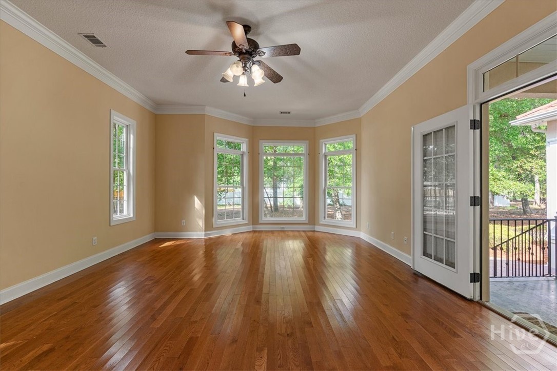 105 Lexus Court Property Photo 17