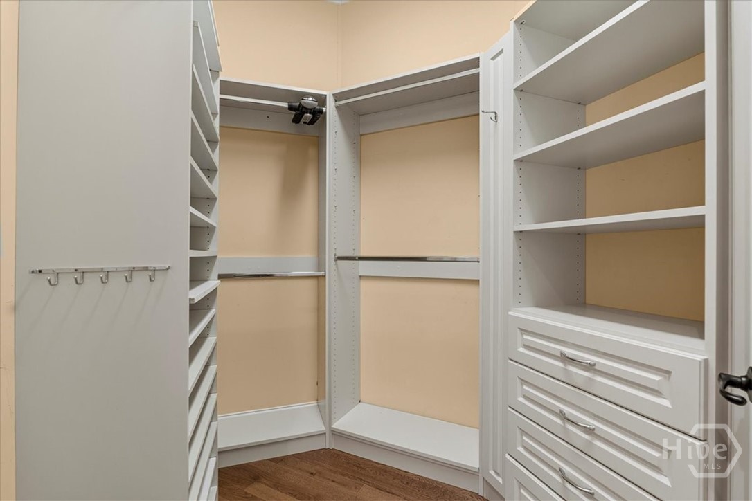 105 Lexus Court Property Photo 21