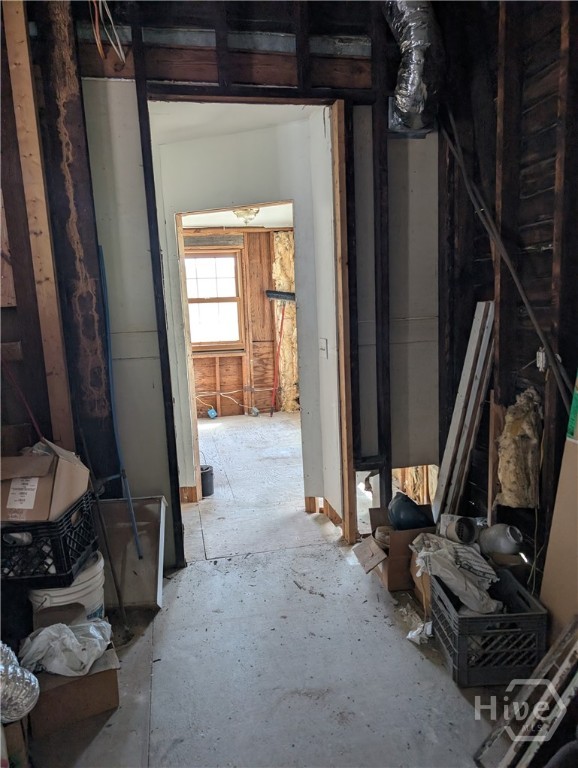 503 E Anderson Street Property Photo 8