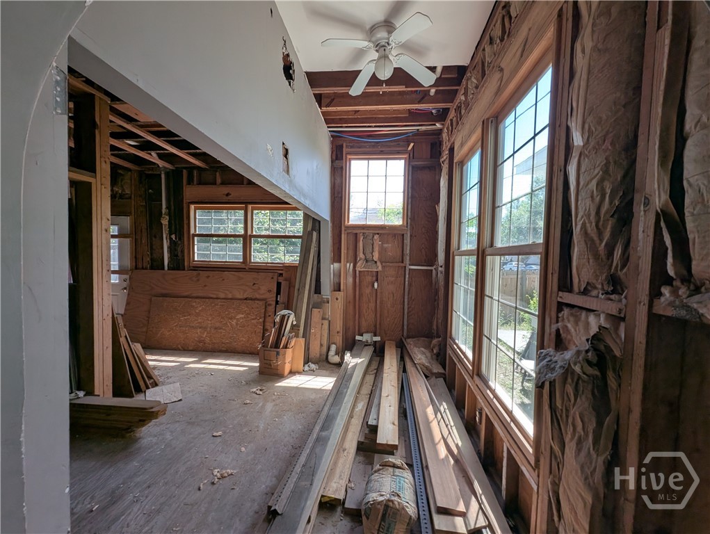 503 E Anderson Street Property Photo 15