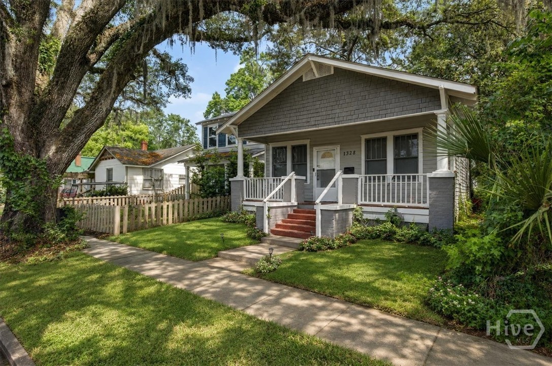 1328 E 40th Street Property Photo 1