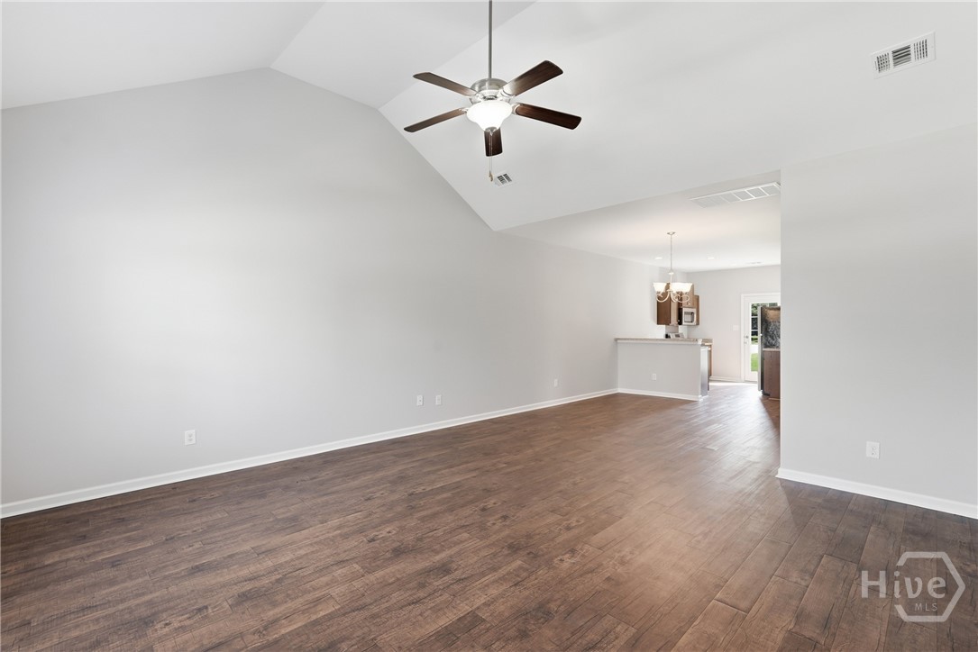 401 Old Ivy Square Property Photo 7