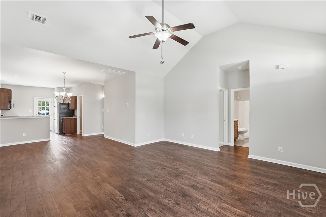 401 Old Ivy Square Property Photo 9