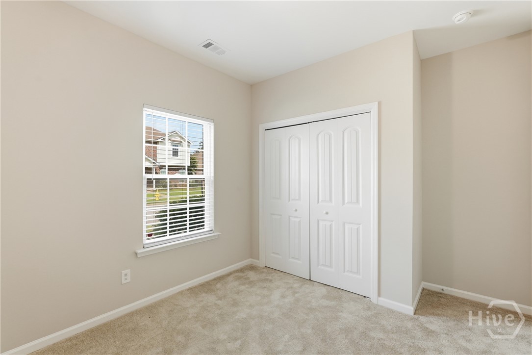 401 Old Ivy Square Property Photo 19