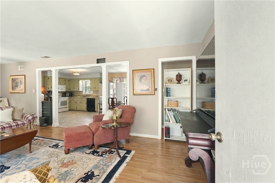 1506 Marlborough Way Property Photo 6