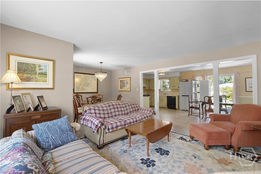 1506 Marlborough Way Property Photo 8