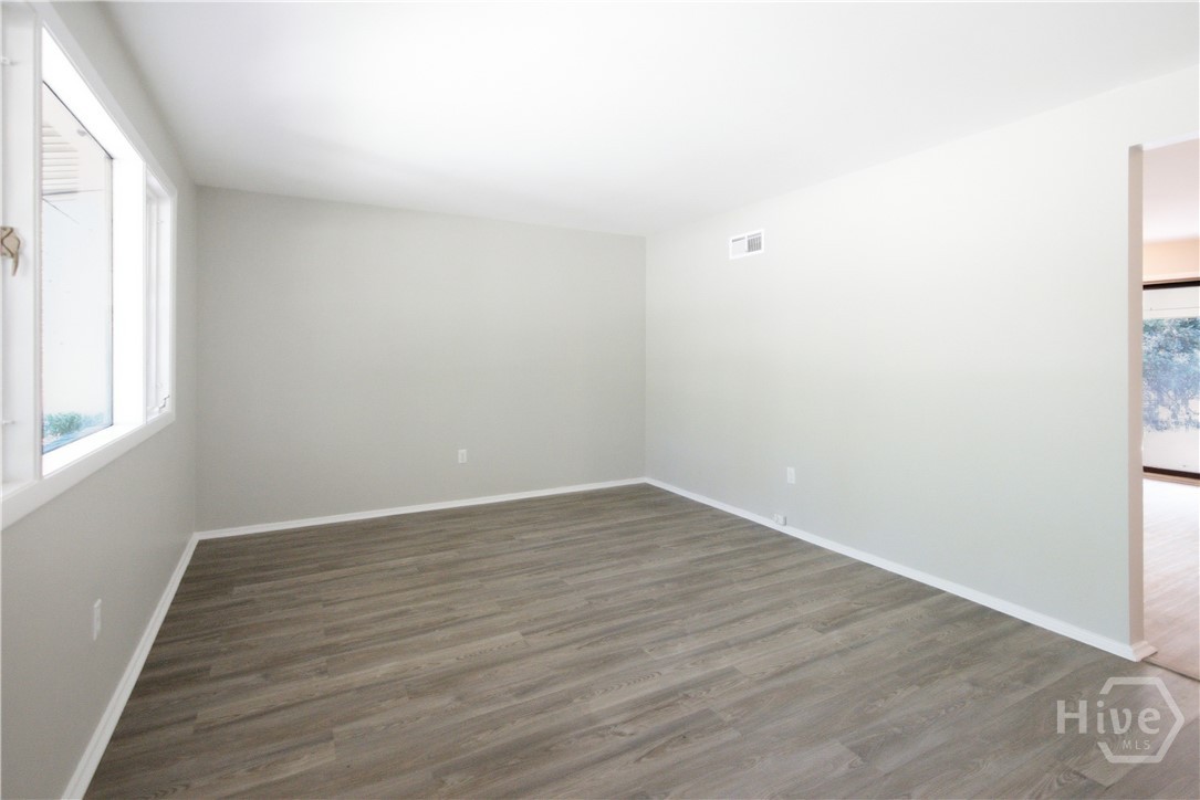 29 Ventura Boulevard Property Photo 7