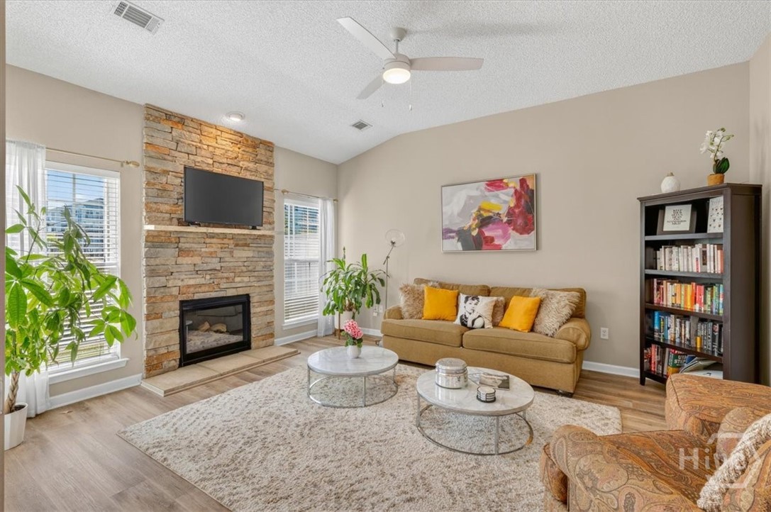 44 Travertine Circle Property Photo 3
