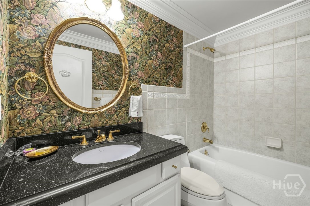 2902 River Drive B-301 Property Photo 21