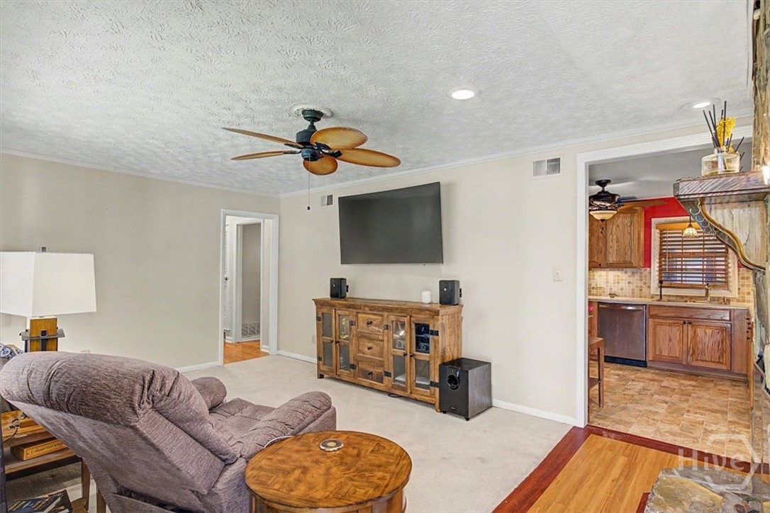 154 Azalea Avenue Property Photo 4
