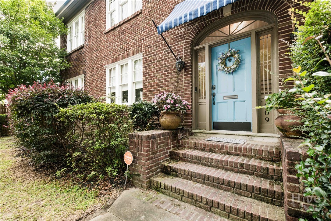 309 E 34th Street Property Photo 1