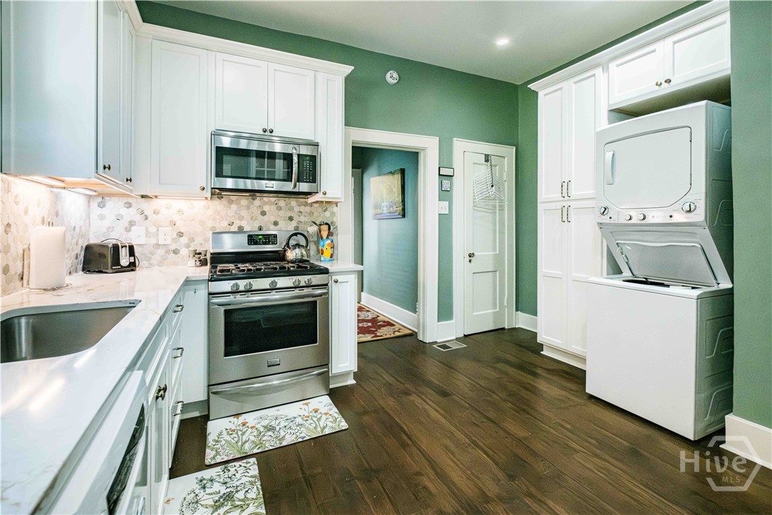 309 E 34th Street Property Photo 12