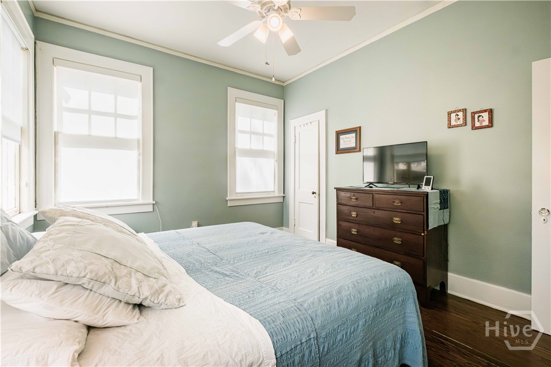 309 E 34th Street Property Photo 15