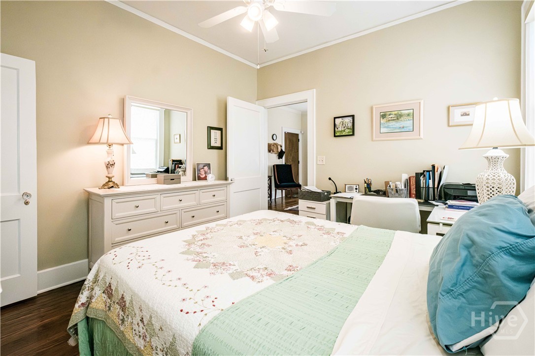 309 E 34th Street Property Photo 16