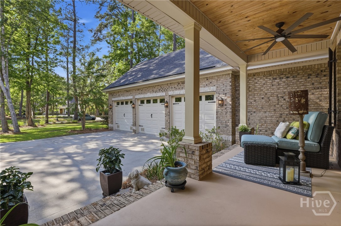 275 Waterways Parkway S Property Photo 5